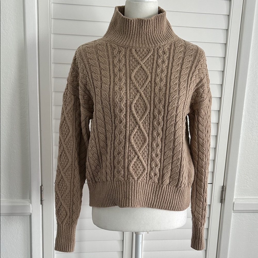 Banana Republic Cable Knit Cropped Sweater